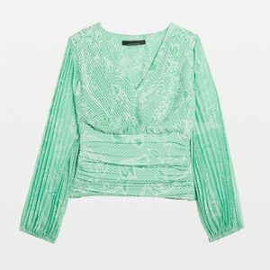 White House Black Market Pleated Crepe Blouse Jade Lace Sz 10 NWOT!